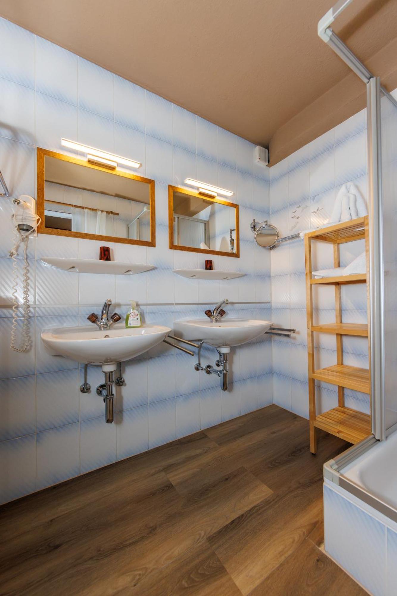 Haus Diana Apartment แซร์เฟาส์ ภายนอก รูปภาพ
