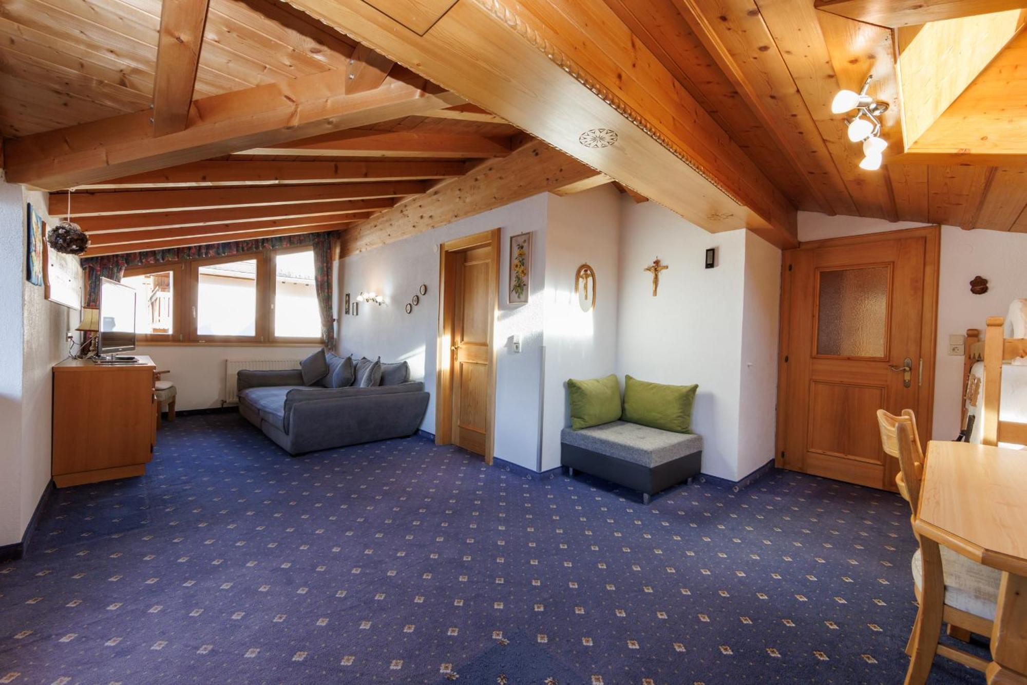 Haus Diana Apartment แซร์เฟาส์ ภายนอก รูปภาพ